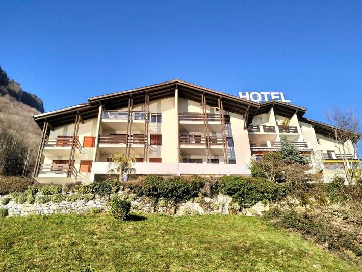 Gîte pour 4 personnes, avec terrasse et vue ainsi que piscine et vue sur le lac à Gersau - 2