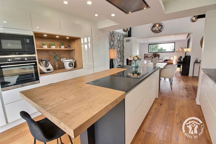 Gîte pour 6 personnes, avec terrasse et sauna ainsi que jardin et jacuzzi dans Saint-Brieuc - 4