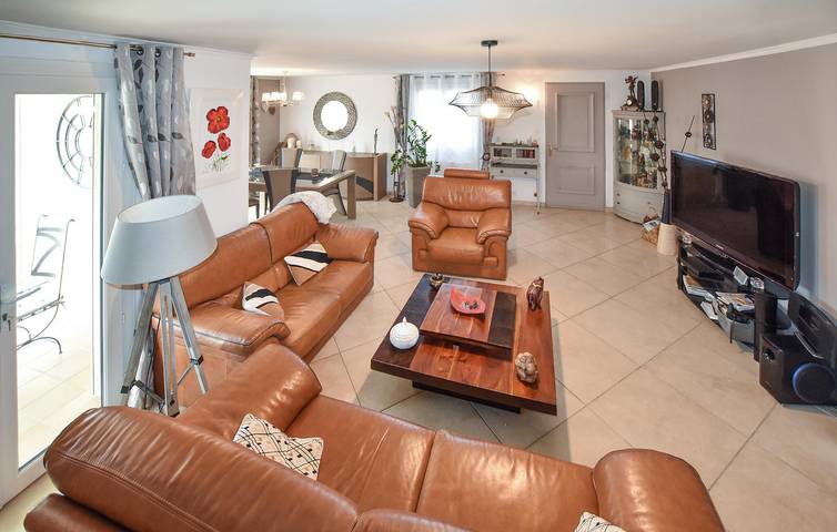 Location de vacances pour 6 personnes, avec jardin ainsi que terrasse et piscine à Rognonas - 4