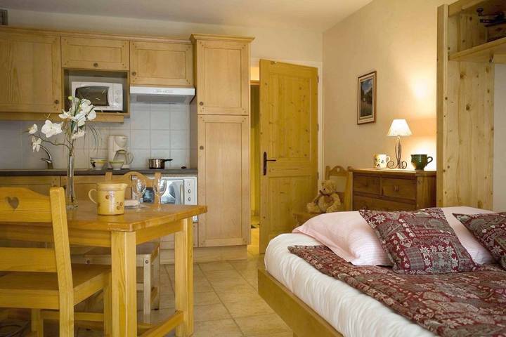 Gîte pour 4 personnes, avec balcon ainsi que sauna et vue, animaux acceptés dans Office de Tourisme du Grand Bornand - 2