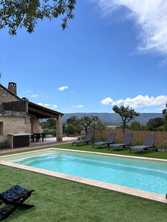 Apartamento de vacaciones para 4 personas, con jardín además de vistas y piscina - 1