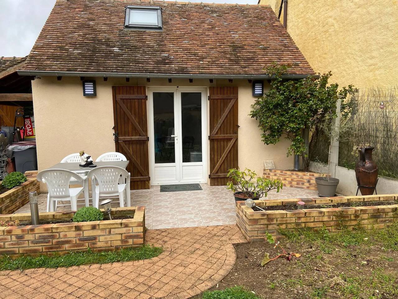 Studio entier, Charmant studio avec terrasse à Chenou, 20 m² in Chenou, Seine-et-Marne
