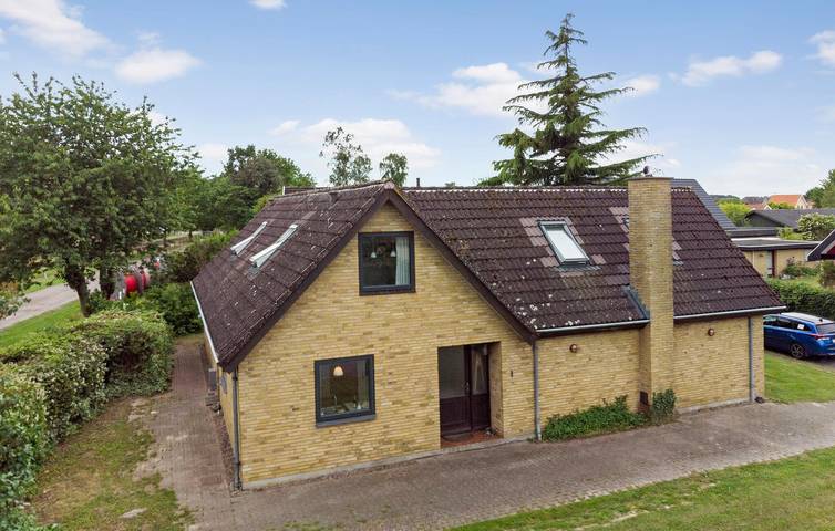 Ferienhaus für 8 Personen, mit Terrasse und Garten in Bandholm