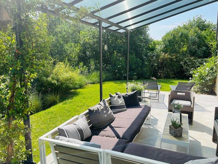 Location de vacances pour 4 personnes, avec piscine ainsi que vue et jardin à Arpaillargues-et-Aureillac - 3