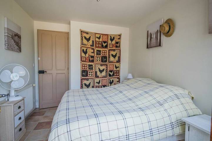 Location de vacances pour 6 personnes, avec terrasse ainsi que piscine et jardin à Lavercantière - 4