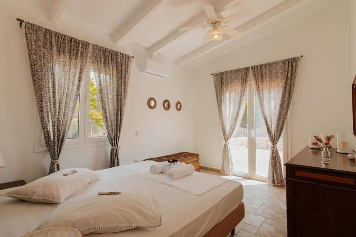 Ferienhaus für 6 Personen, mit Terrasse und Ausblick sowie Garten in Tolo - 4