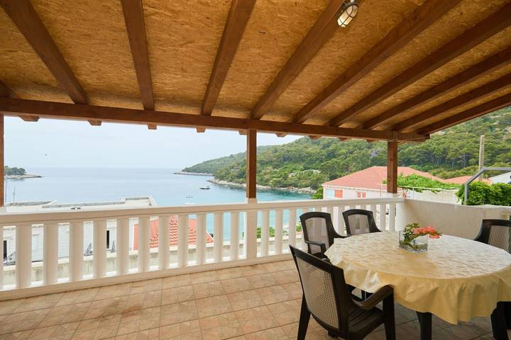 Ferienwohnung für 5 Personen, mit Terrasse in Mljet
