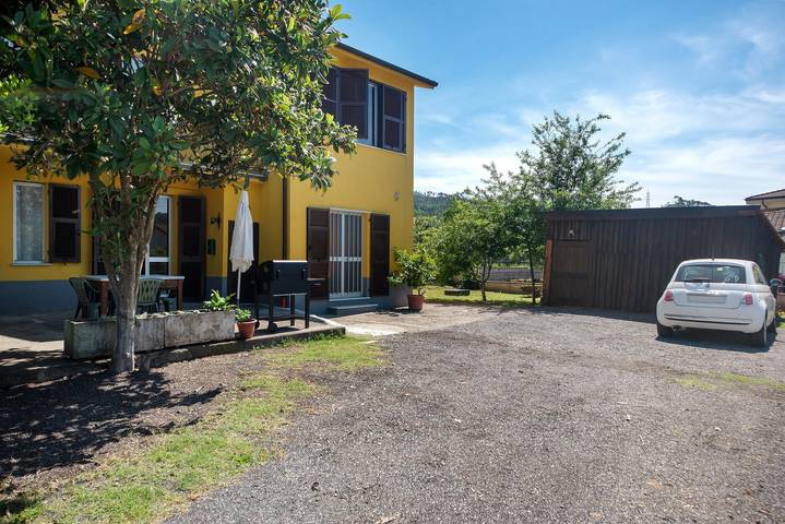 Ganze Wohnung, Ferienwohnung 'Da Dri'' mit privater Terrasse, privatem Garten und Balkon in Brugnato, Naturpark Montemarcello-Magra-Vara