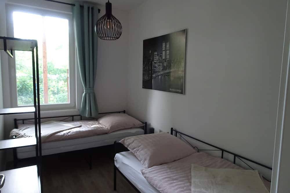 Ganze Wohnung, Schöne moderne Ferienwohnung, familienfreundlich in Zentrums-und Schlossparknähe in Schloss Sanssouci, Potsdam und Umgebung