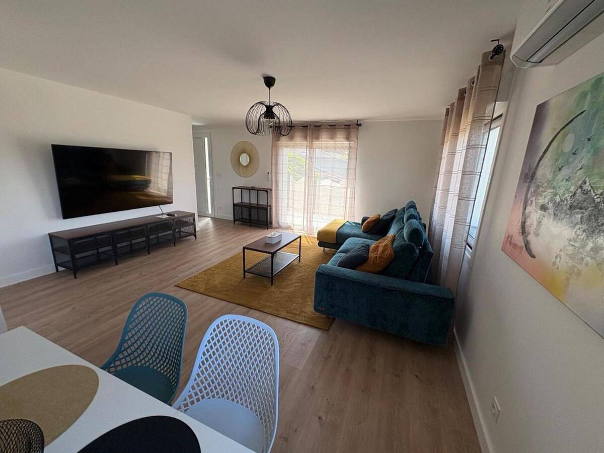 Appartement entier, Modern family with Pilat view - Ac and Parking New in Saint-Clair-du-Rhône, Région de Vienne
