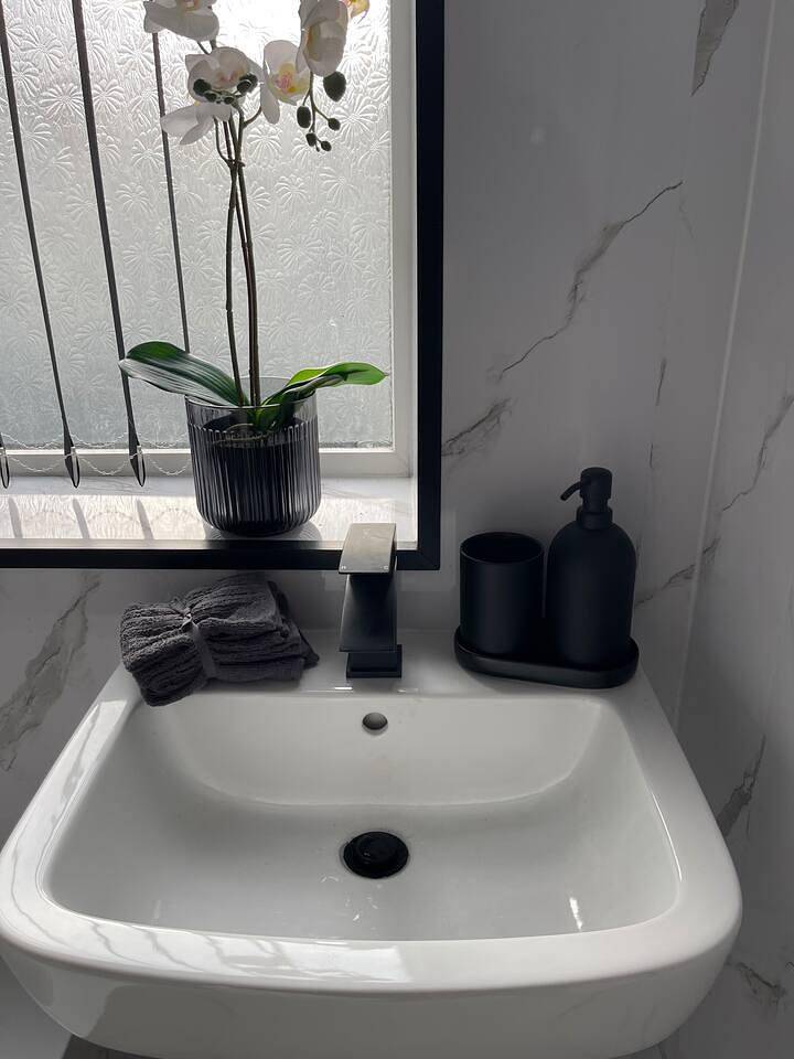 Immaculate luxury 2-Bed Apartment in liverpool in Merseyside