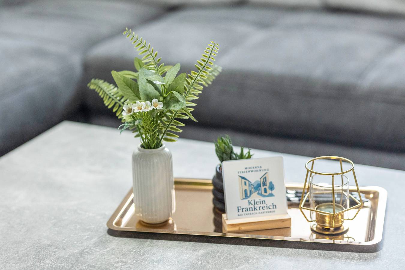 Ganze Wohnung, Apartment 'Klein Frankreich' mit Bergblick, privater Terrasse und Wlan in Bad Endbach, Naturpark Lahn-Dill-Bergland