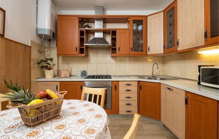 Gemütliche 2-Zimmer-Wohnung mit Terrasse, WLAN und Parkplatz in Krnica in Krnica, Marčana