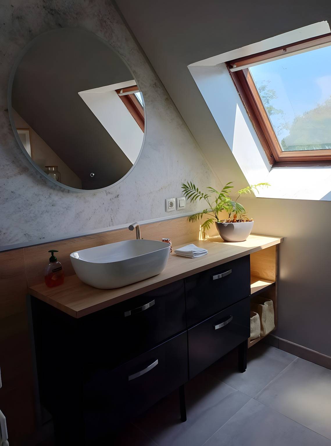 Gästezimmer „Tulpenzimmer“ mit Gemeinschaftspool, Terrasse und Wlan in Schlettstadt, Region Sélestat-Erstein