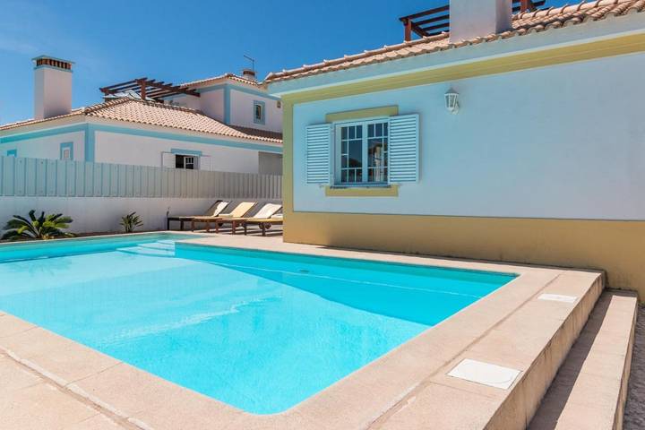 Location de vacances pour 8 personnes, avec piscine ainsi que jardin et vue dans Aldeia Do Meco - 2