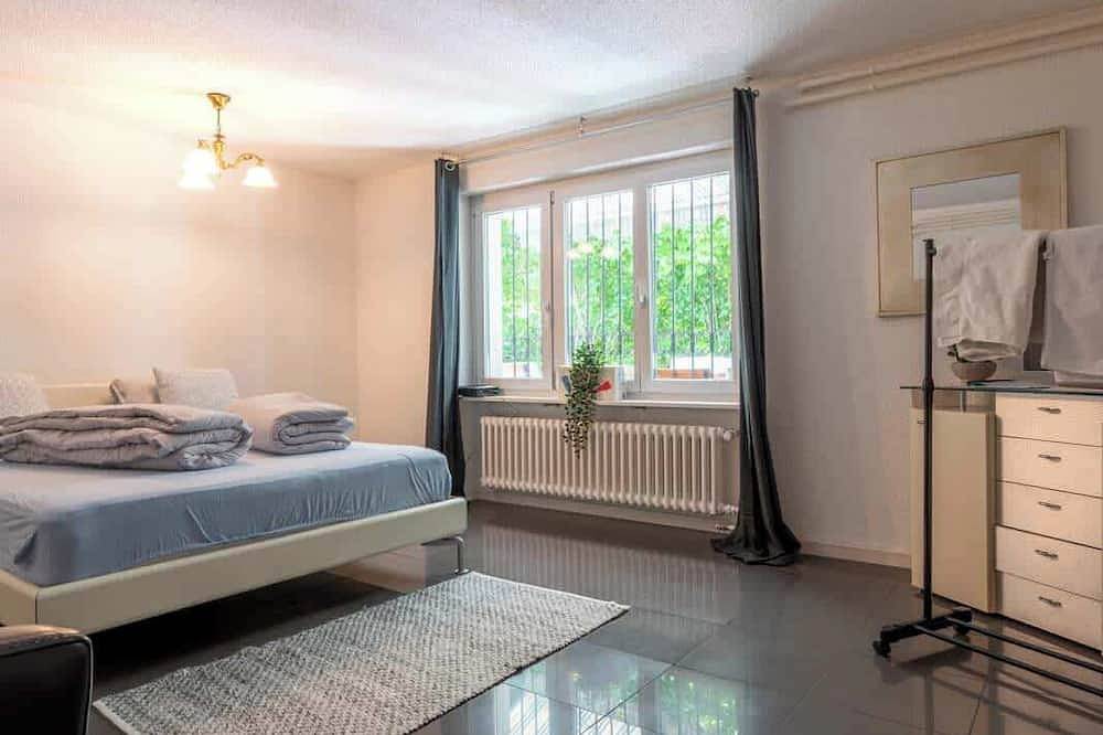 Comfortable Zürich Getaway with Garden Access in Zürich, Bezirk Zürich