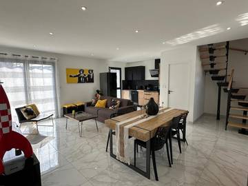 Gîte pour 6 personnes, avec terrasse, animaux acceptés à Douvaine