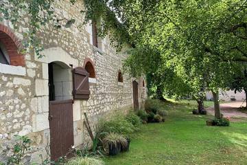 Gîte pour 6 personnes, avec jacuzzi à Ligueil