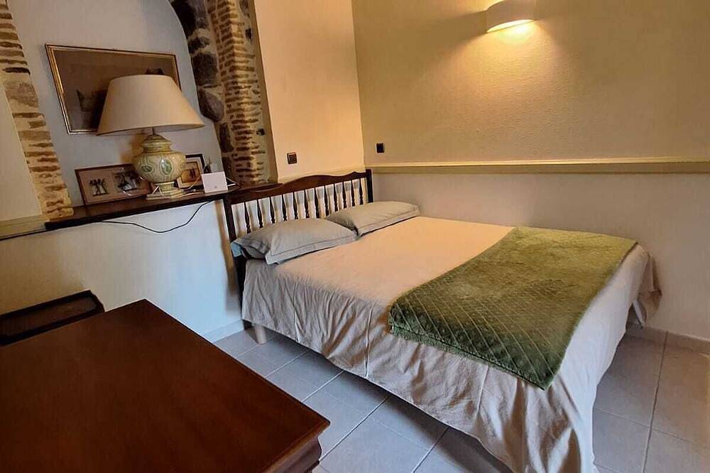 Apartamento entero, 35 m2 apartment facing the Dordogne in Beaulieu-sur-Dordogne, Macizo Central