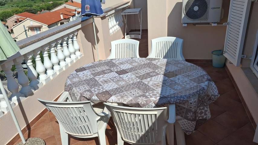 Ferienwohnung für 6 Personen, mit Balkon in Lopar - 2