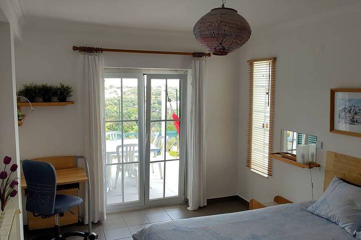 Ganze Wohnung, Sonnige Ferienwohnung mit priv. Pool, Großraum Lissabon. Familienfreundlich. in Loures, Costa de Lisboa