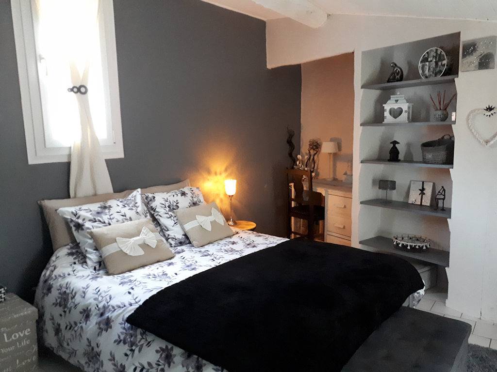 Chambre d'hôtes Les Mirabelles - Chambre Coeur in Sisteron, Région de Forcalquier