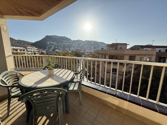Ferienwohnung für 8 Personen, mit Balkon/Terrasse in Roses