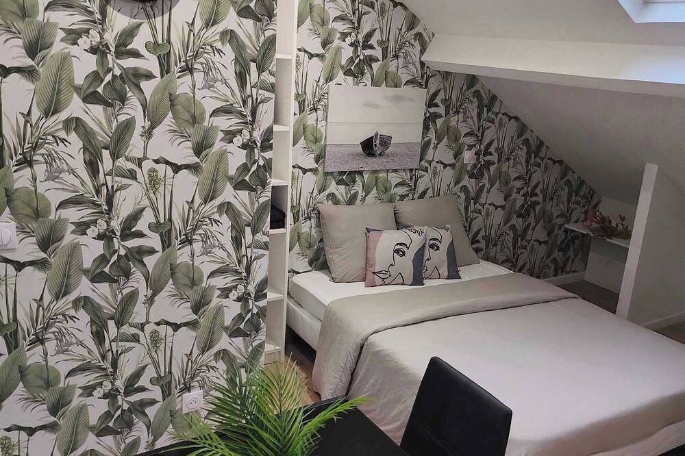 Ganze Wohnung, Comfortable Studio with Parking in Charleville-Mézières, Ardennen