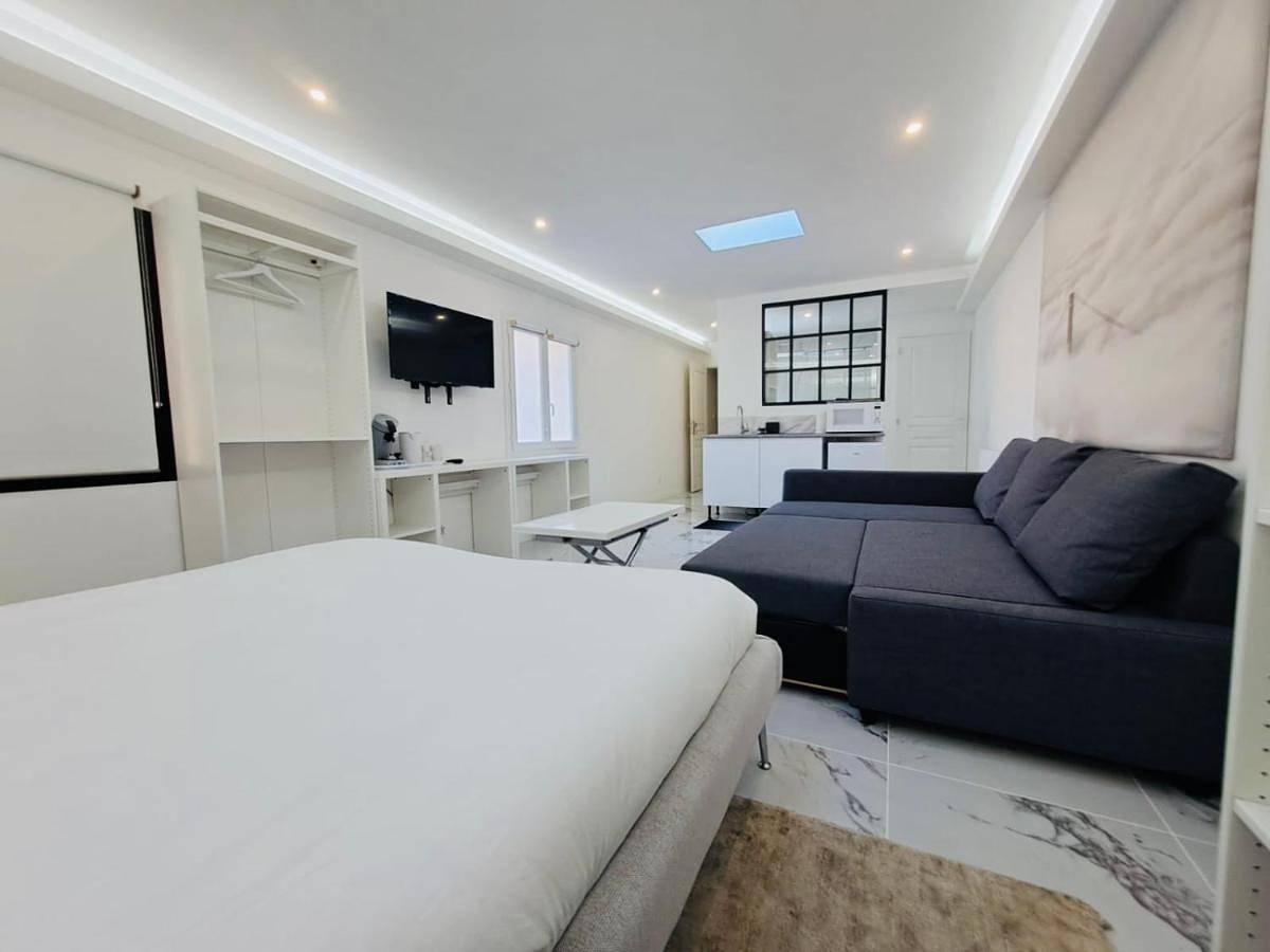 Appartement entier, One-Bedroom Apartment in Orly (Île de France), Val-de-Marne