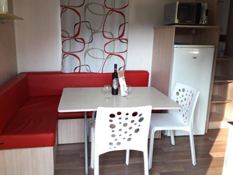 Camping la Marmotte - Mobilhome 4 personnes - Mobil-home - 24 m² - 2 chambres in La Bourboule, Parc naturel régional des Volcans d'Auvergne