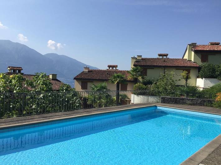 Ferienhaus für 4 Personen, mit Terrasse und Pool sowie Seeblick in Minusio