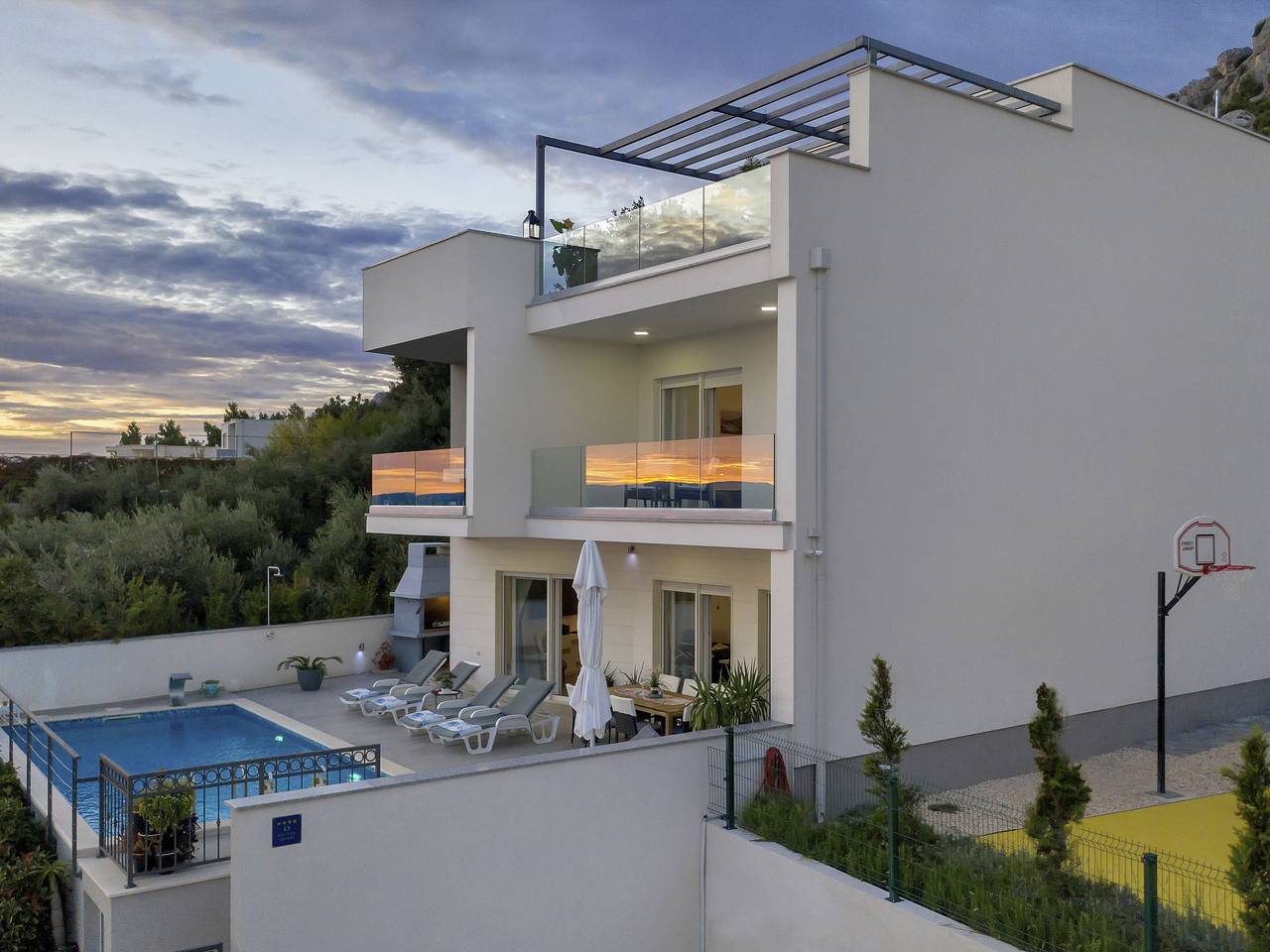 Villa inmitten der Natur in ruhiger Lage in Krvavica, Makarska Riviera