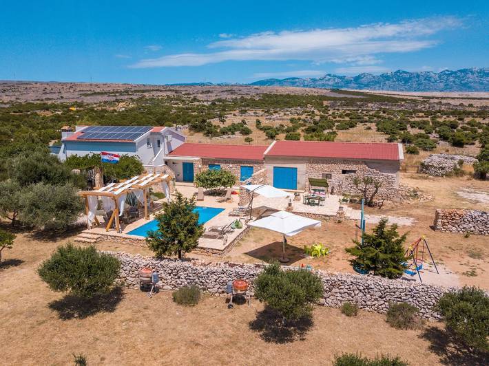 Dom dla 12 osób, z basen i balkon/ taras w Pag (Wyspa)