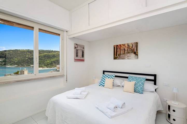 Appartamento intero, [Portoseaview] Terrace+A/C in Spiaggia di Arenella, Comune di Porto Venere