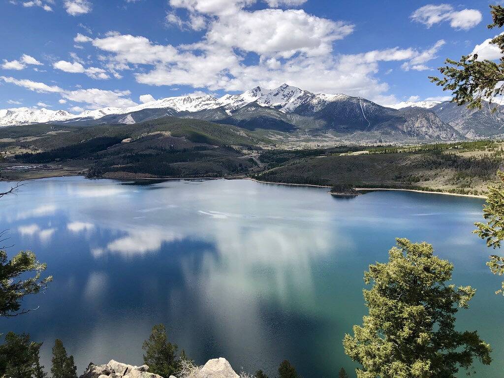 Ganze Wohnung, Overlooks Snake River w/ Great Mountain View, Close to Everything in Keystone in Arapahoe Basin