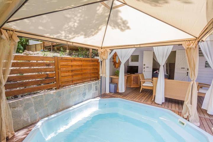 Villa pour 4 personnes, avec vue ainsi que jardin et piscine à Deshaies - 2