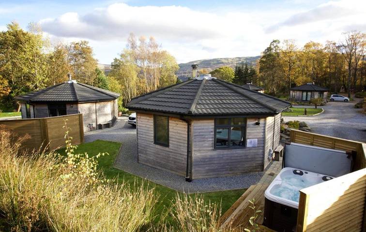 Holiday rental for 4 people, with terrace and view as well as lake view, with pets in Loch Tay