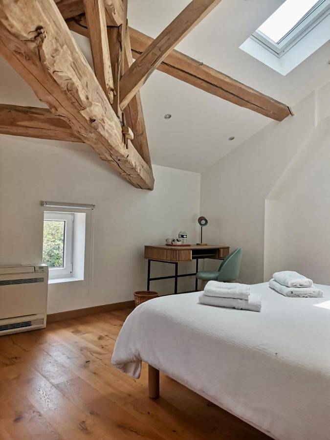 Location de vacances pour 2 personnes, avec jardin ainsi que vue et piscine dans Sauveterre-Saint-Denis - 4