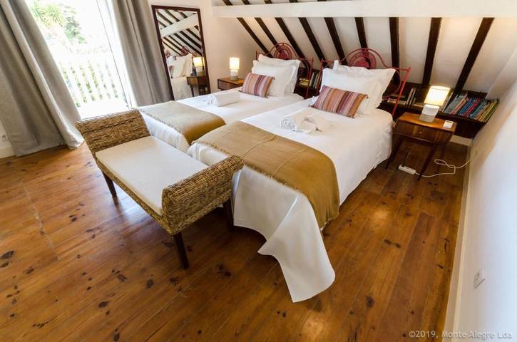 Casa rural para 8 personas, con terraza en Estoril - 3