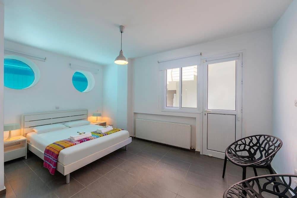 Nautilus Beach Villa, beachfront private 5-bed villa, amazing sea/sunset views in South Cyprus