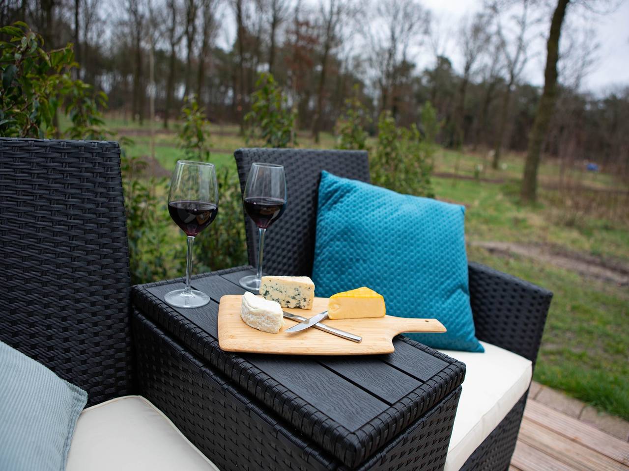 Haus neben seinem nährenden Wald in Oirschot, Nordbrabant