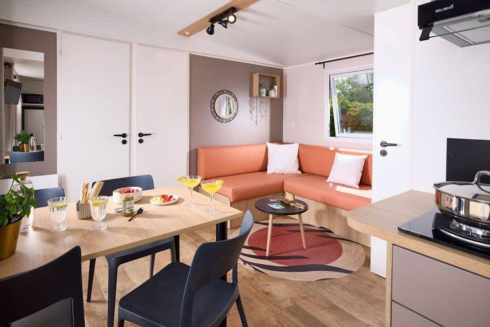 Camping Le Clos Des Pins in Longeville-sur-Mer, Vendée