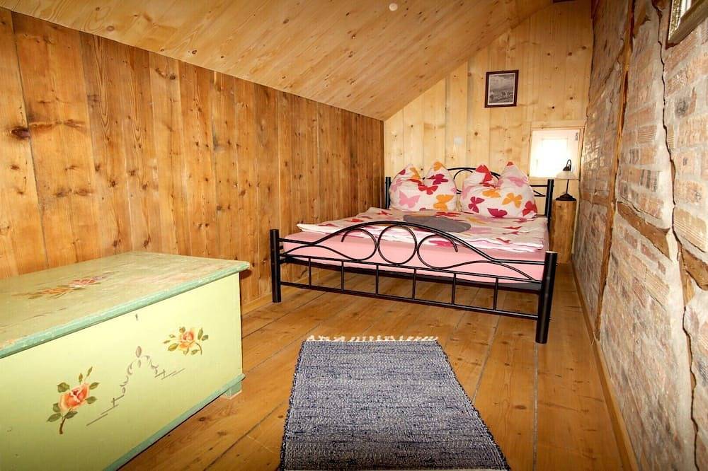Ganze Wohnung, Ferienwohnung im Ferienhaus 'Anno Dazumal' in Klingenthal, Chemnitz und Umgebung