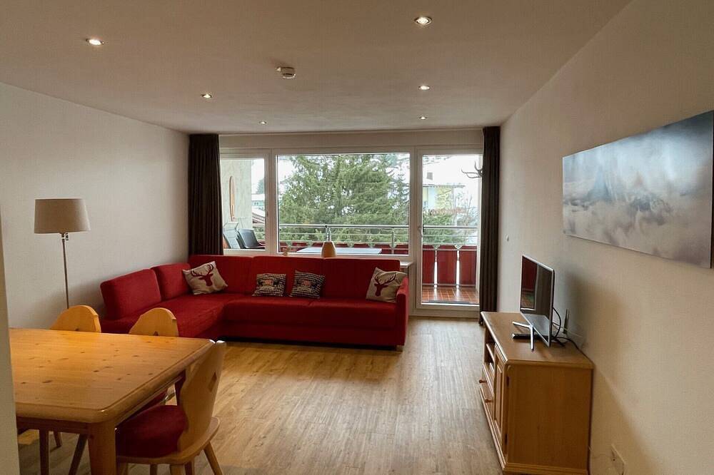 Ganze Wohnung, Appt (4p), Mittelberg, Kleinwalsertal, Balkon (Sw), Pistenansicht (200m). Bahnen in Mittelberg, Kleinwalsertal