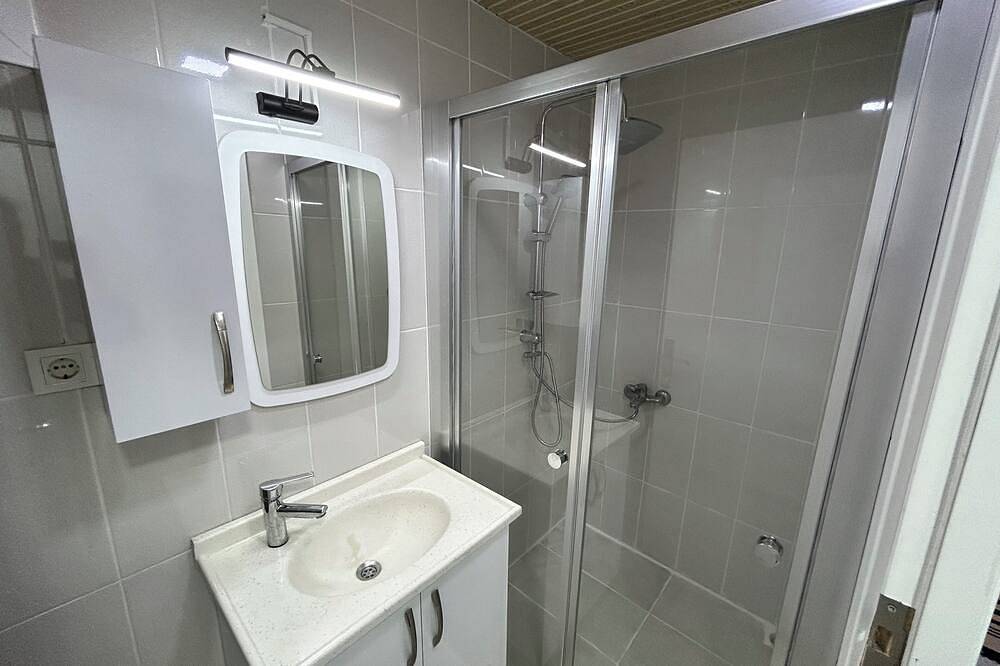 Villa with Garden 5 min to Airport , 10 min to Optimum in Izmir Province