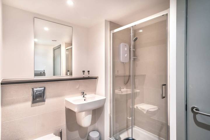 Ganze Wohnung, Cozy 1-Br | Steps from Liverpool Centre in Liverpool, Merseyside
