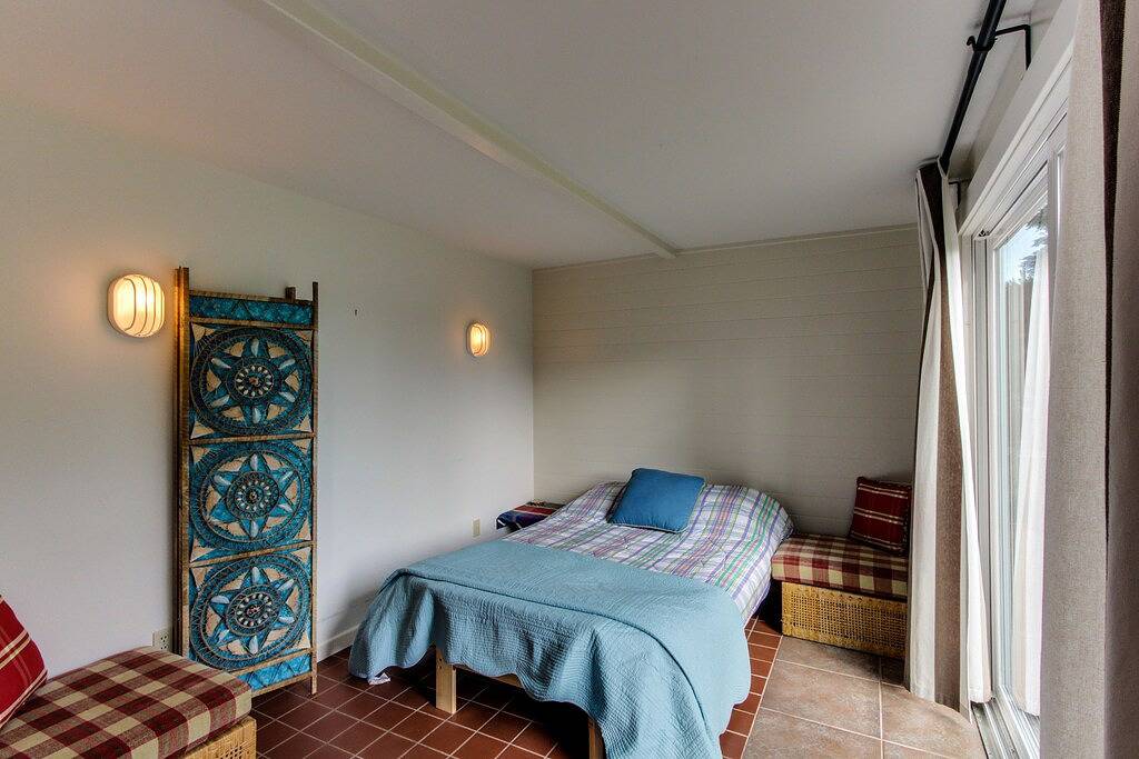 Hundefreundliches, modernes Landhaus mit Blick auf die Bucht und einfachem Zugang zum Strand in Gearhart, Clatsop County