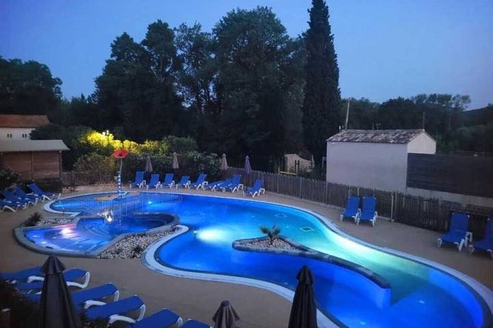 Camping pour 6 personnes à Roquebrune-sur-Argens
