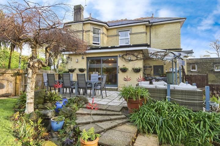 Holiday rental for 16 people, with garden, child-friendly in Shanklin