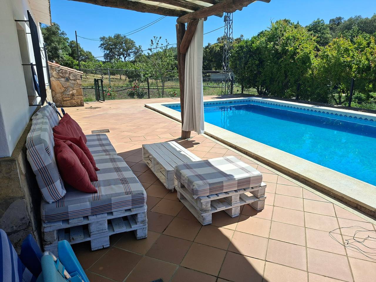 Casa de vacaciones 'Huerta del Sol' con piscina privada, balcón y aire acondicionado in Aracena, Sierra de Aracena y Picos de Aroche